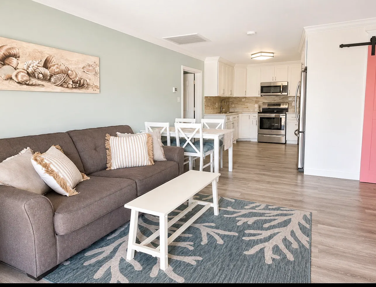 51 Sandra Dr — Photo 1