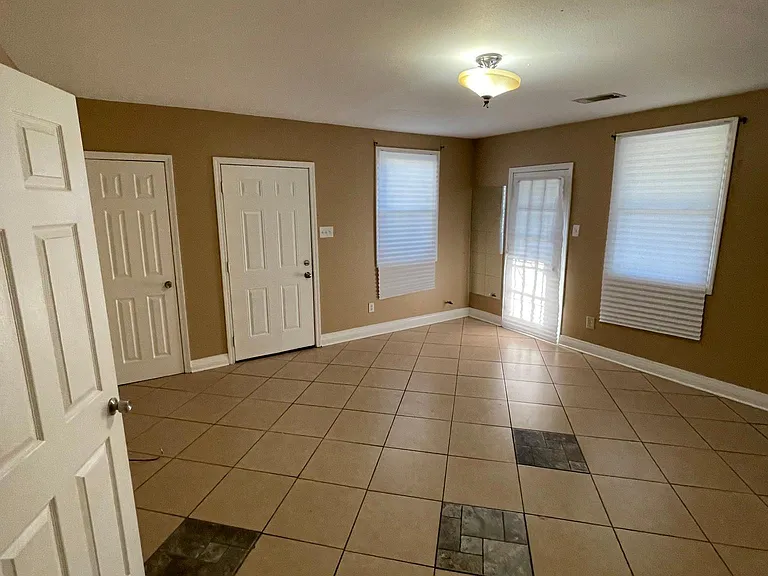 3726 Saint Bernard Ave — Photo 6