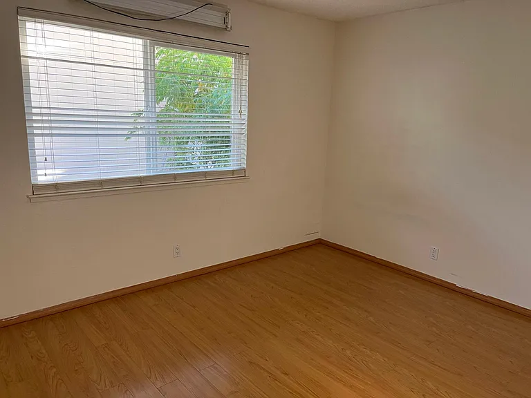 1044 Regency Knoll Dr — Photo 6