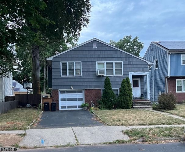 1st image of 295 Elm Ave