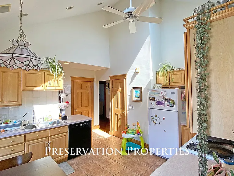 614 Watertown St #2 — Photo 10