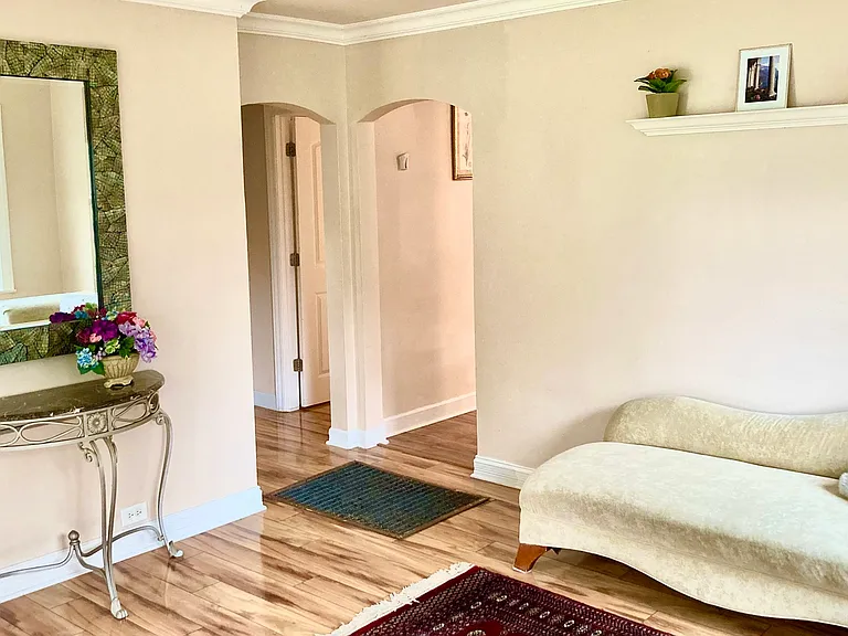 207 Village Rd — Photo 9