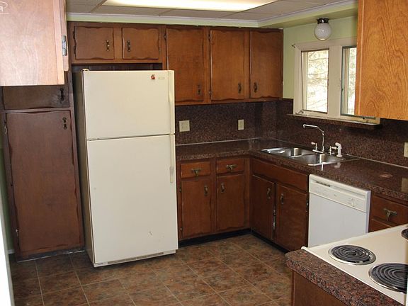 3rd image of 12214 Mantawauka Dr