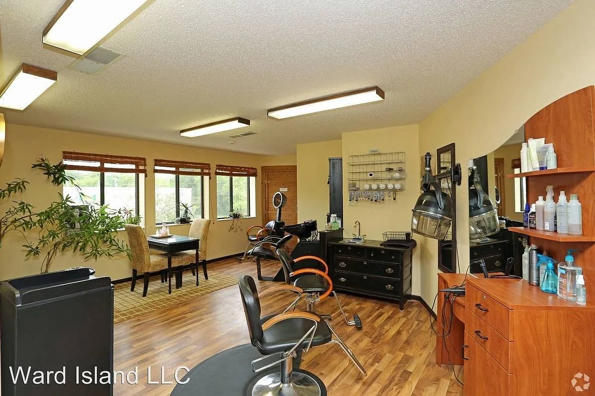 Island Place Apartments - On the River — Photo 3