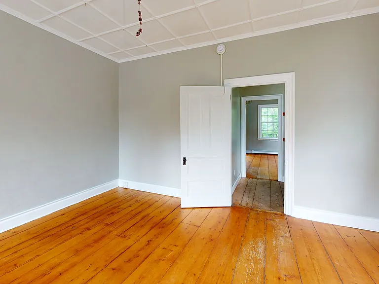102 S Main St — Photo 5