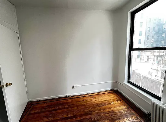 Rented by Salon Realty Corp | media 3