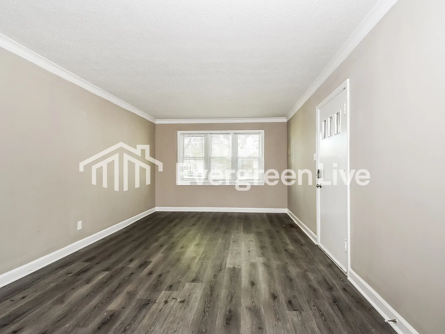 3 bed, 2.0 bath, 1688 sqft, $1,345 — Photo 4