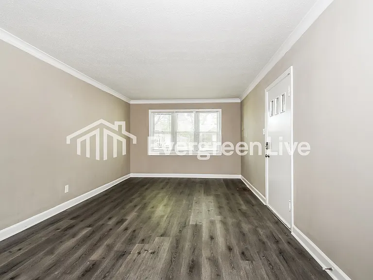 1064 Bonnie St — Photo 4