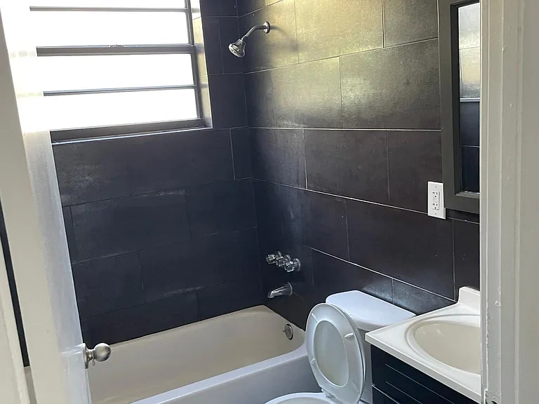 7149 Bay Dr #10 — Photo 6