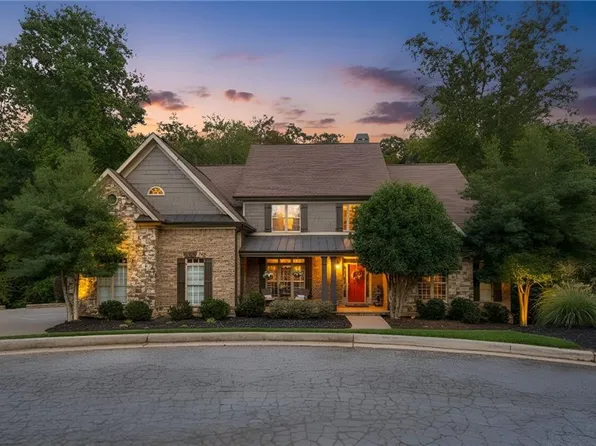 5717 Meadow View Dr, Jefferson, GA 30549