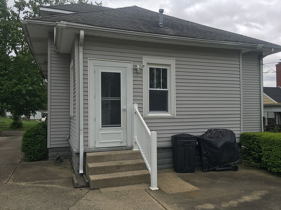 2nd image of 219 S Race St