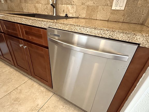 3rd image of 1320 E Vista Ave APT 2