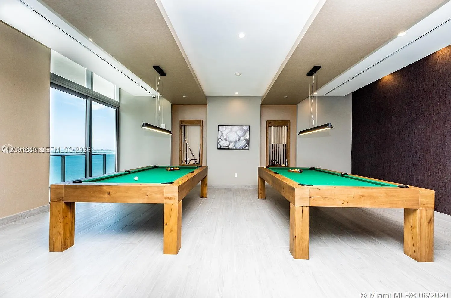 Aria On The Bay Condo — Photo 2
