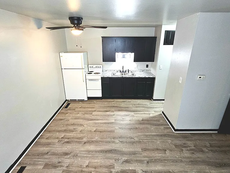 126 Poplar St — Photo 3