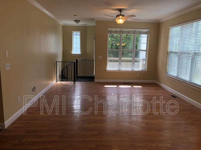 2 bed, 2.0 bath, 1328 sqft, $1,750 — Photo 4