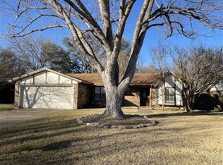 1605 Briar Run, Benbrook, TX 76126