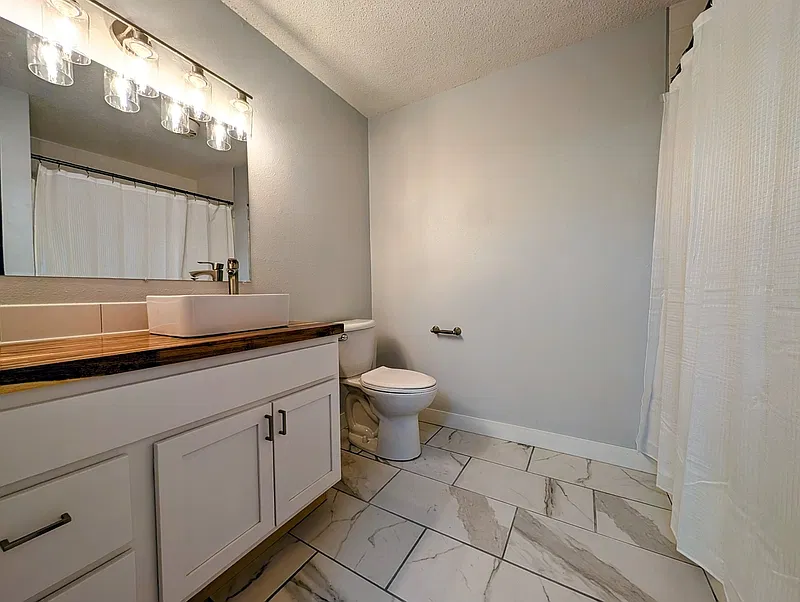 2 bed, 1.5 bath, 760 sqft, $1,125 — Photo 4