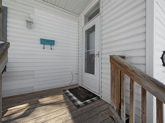 4th image of 812 S 2nd St