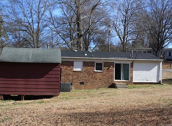 4th image of 2905 Cama Dr