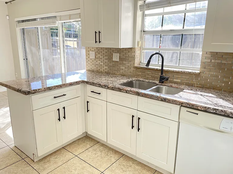 12366 SW 51st Pl — Photo 6