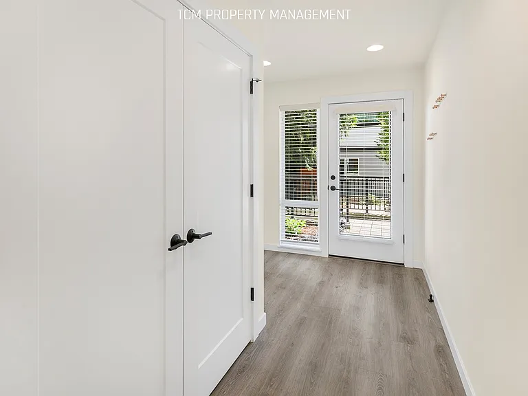 2024 NE 85th St #C — Photo 21