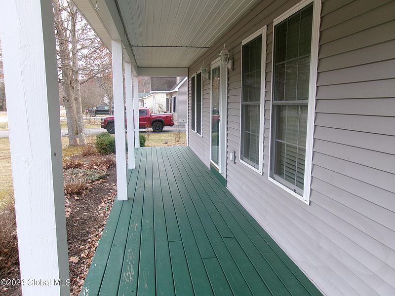 3rd image of 48 Rollman Circle