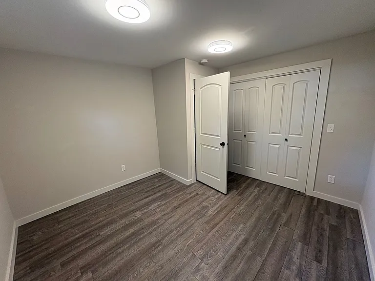 812 W Pershing St — Photo 14