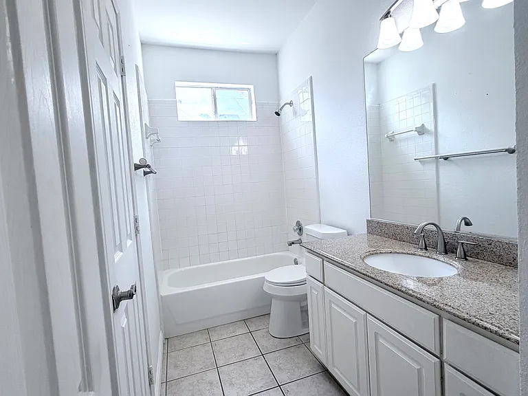 10105 Samantha Dr — Photo 26