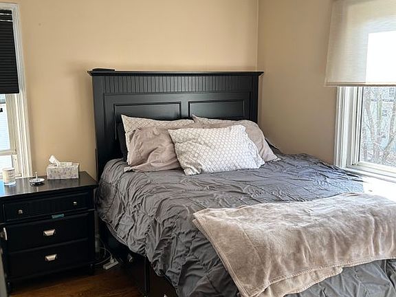 3rd image of 2857 Fairfield Ave APT 3