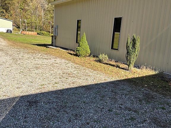 3rd image of 12490 Deepwater Mountain Rd