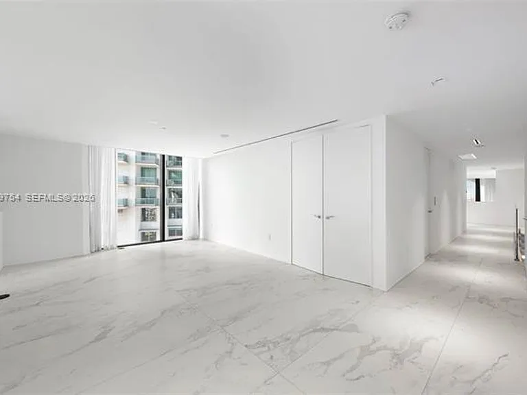 1000 Biscayne Blvd #Penthouse 1201 — Photo 18
