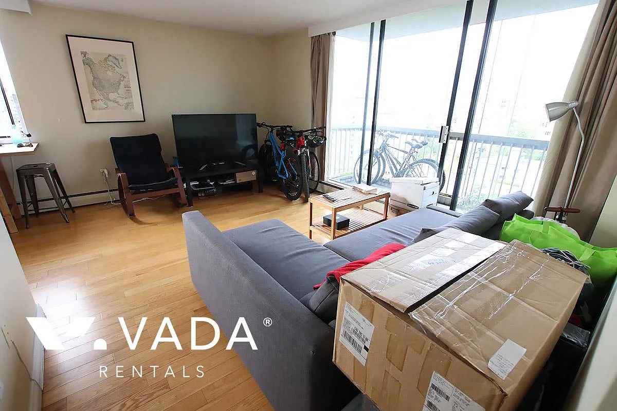 1330 Harwood Street Vancouver — Photo 1