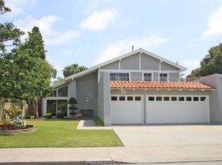 5872 Meadowbrook Dr, Huntington Beach, CA 92649