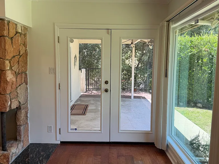 1385 Greenmont Dr — Photo 16