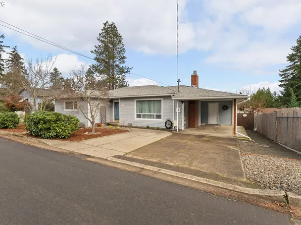 439 W Agee St, Roseburg, OR 97471