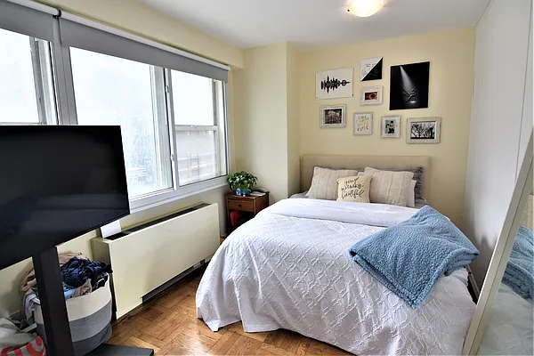 Rented by Buchbinder & Warren | media 5