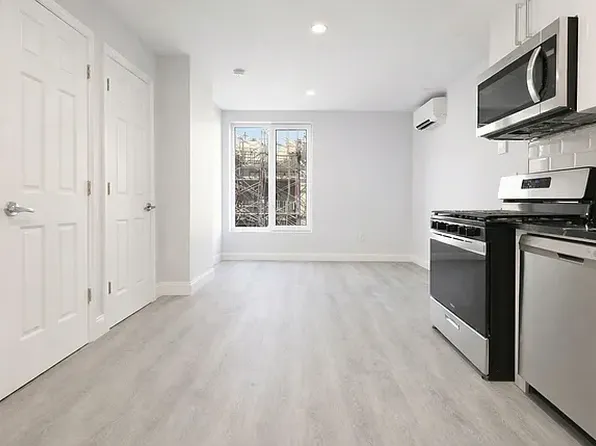 142 Huron St #4C, Brooklyn, NY 11222