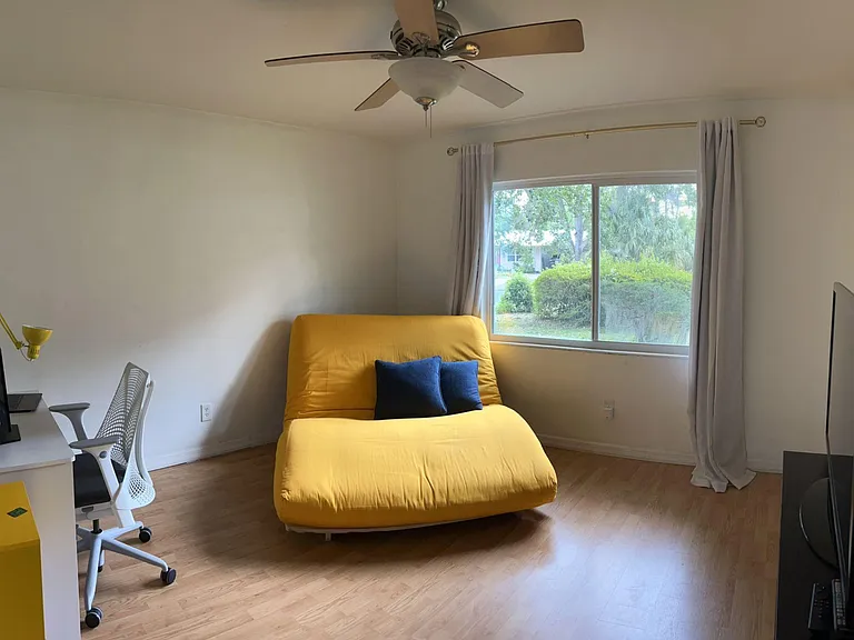 3452 NW 52nd Ave — Photo 9