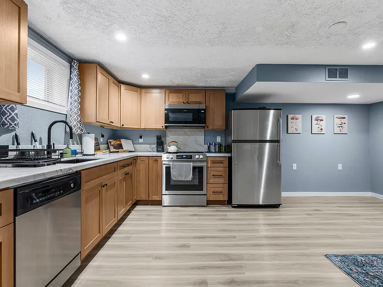 5727 N Sutherlin St #B — Photo 14