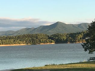 1660 Canal Ln, Dandridge, TN 37725