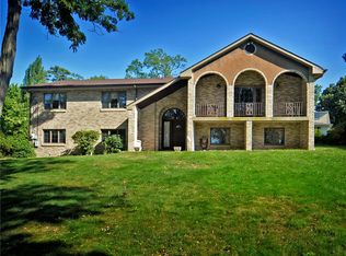 29 Fairview Rd, Pittsburgh, PA 15221