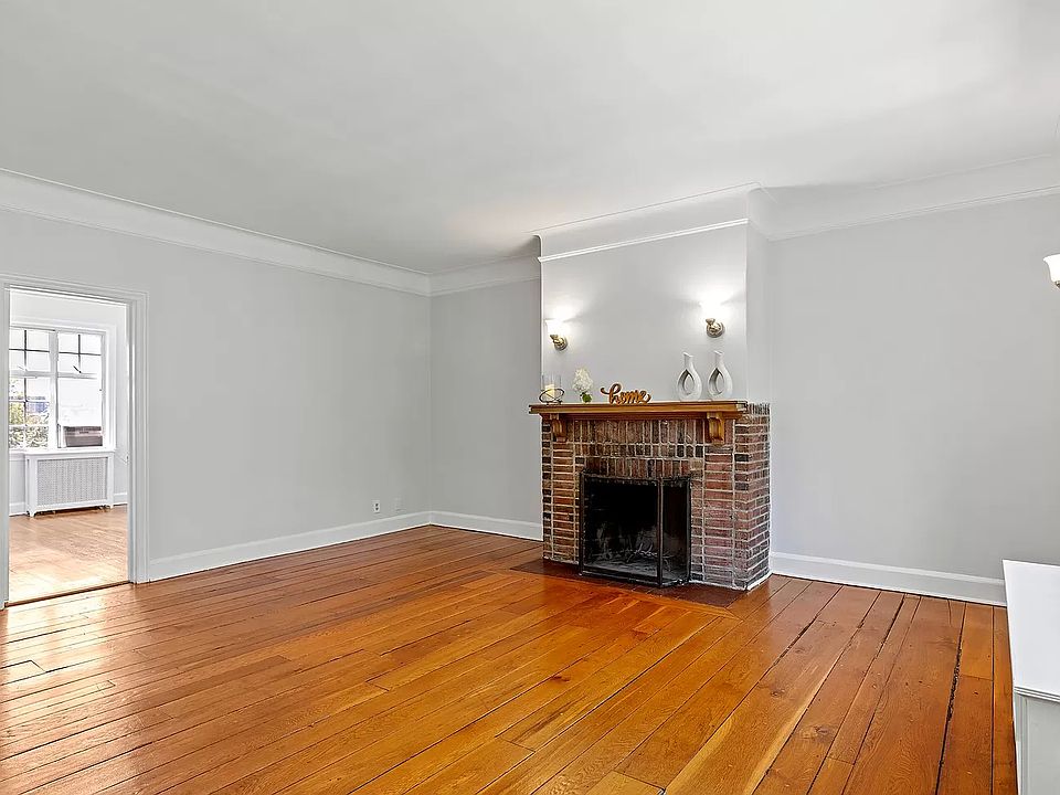 3830 Douglaston Pkwy Little Neck NY Zillow