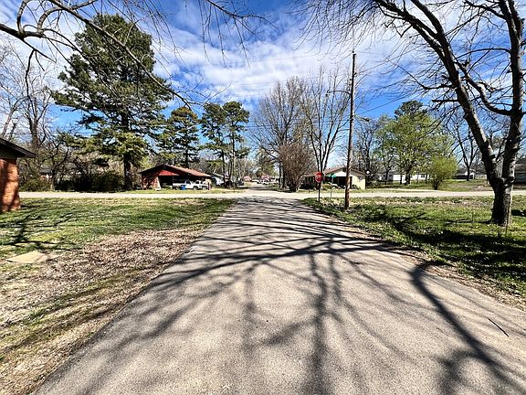 4th image of 803 S Rose St