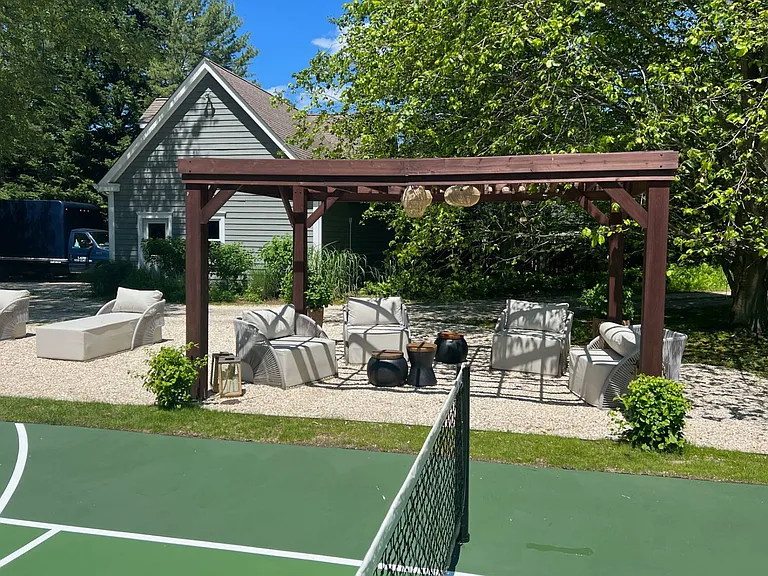 203 Noyack Rd — Photo 23