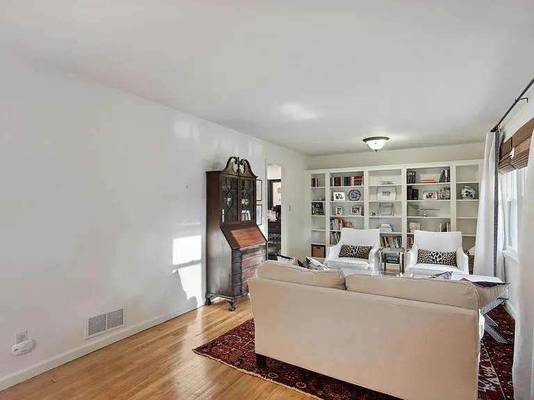 364 Westside Dr — Photo 12