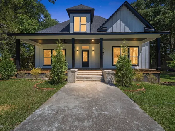 62 Merritt St, Hawkinsville, GA 31036