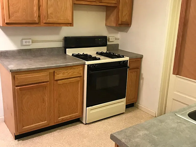327 Maple Ave #327 — Photo 12