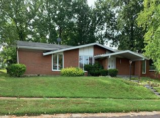 6680 Lakeside Hills Dr, Florissant, MO 63033