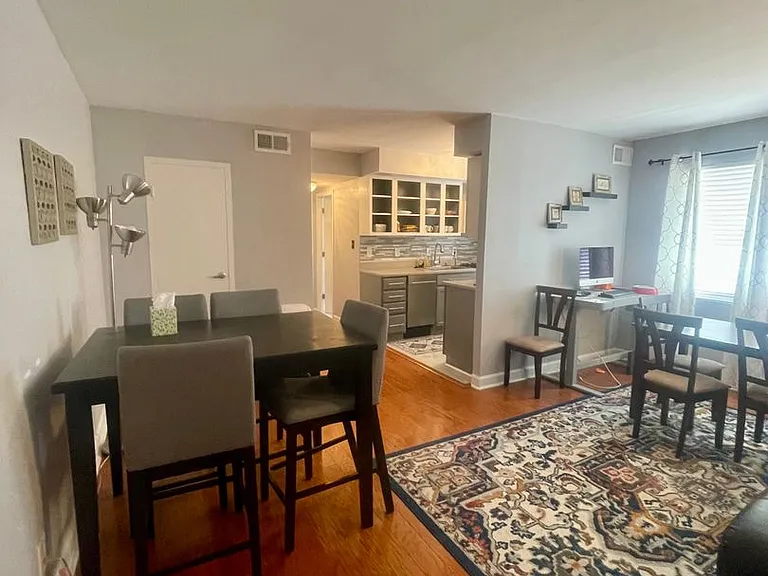 1031 Michigan Ave NE #101 — Photo 3