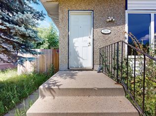 1508 62nd St NW, Edmonton, AB T6L1S8